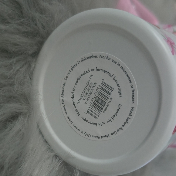 Aqua Tumbler with Strawberry and Bow Design - Picture 3 of 5